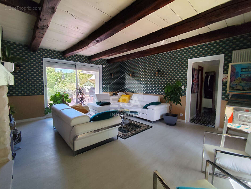 Maison à MAUPREVOIR