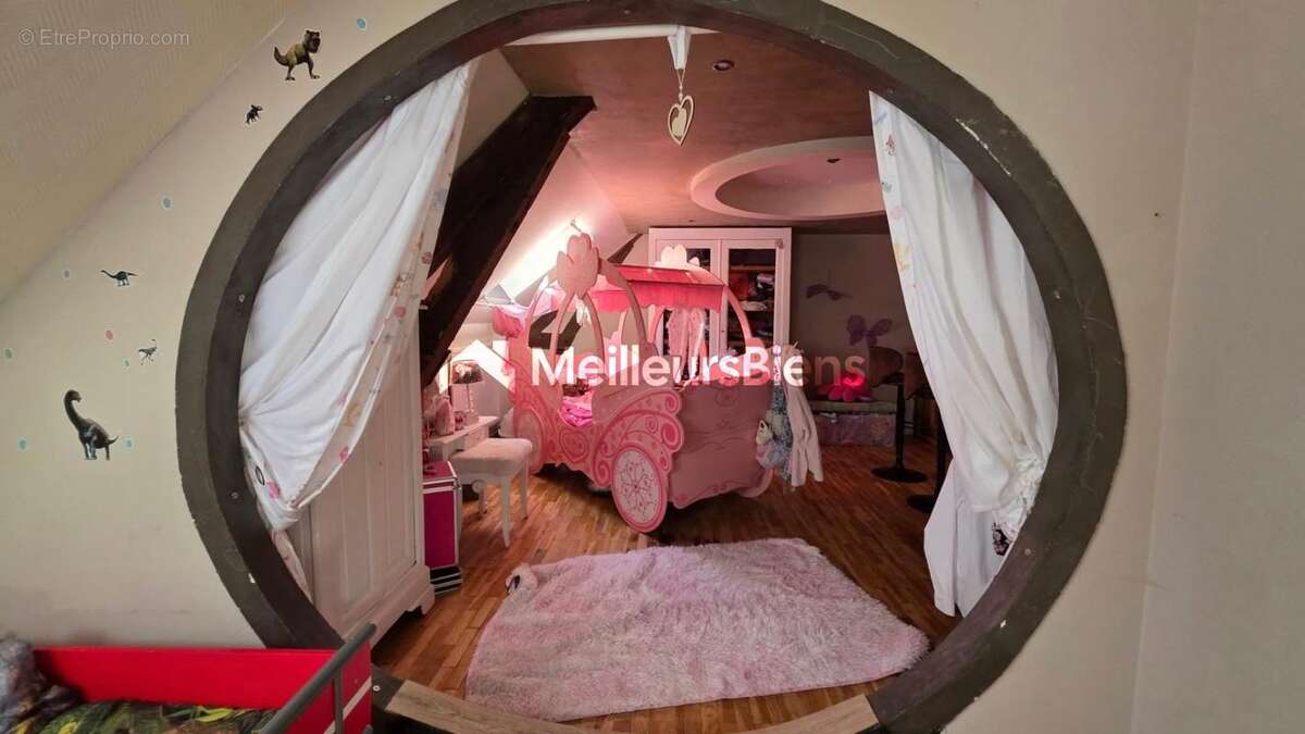 Maison à SAINT-MARTIN-SUR-ECAILLON