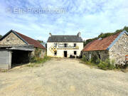 Maison à PLOUEGAT-GUERAND