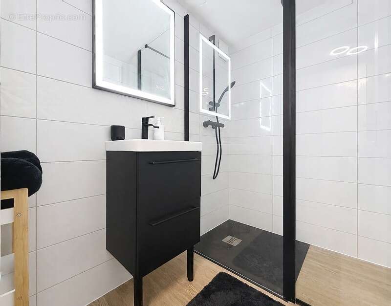 Appartement mansardé rénové à 50 m du télésiège - BELLEVAUX HIRMENTAZ (74) - photo 11