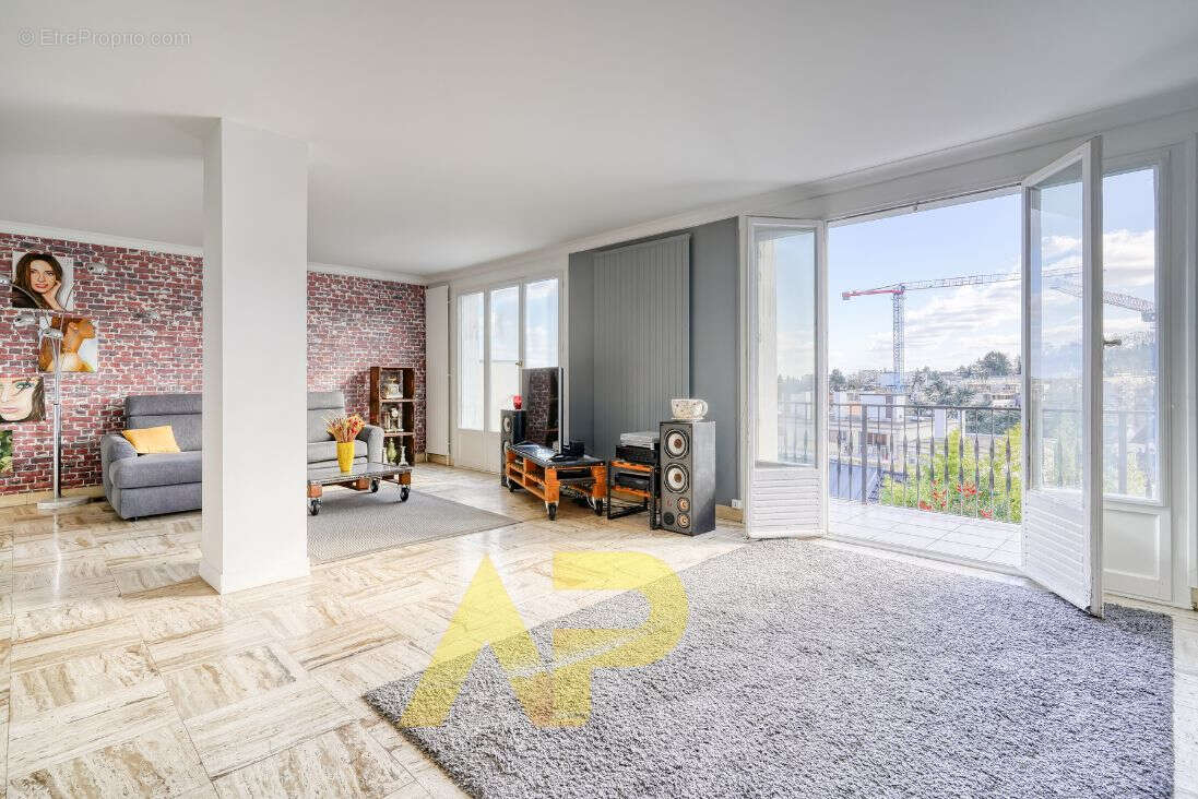 Maison à LE PLESSIS-ROBINSON