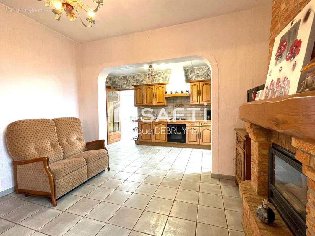 Maison 90 m² à Estaires  - photo 2