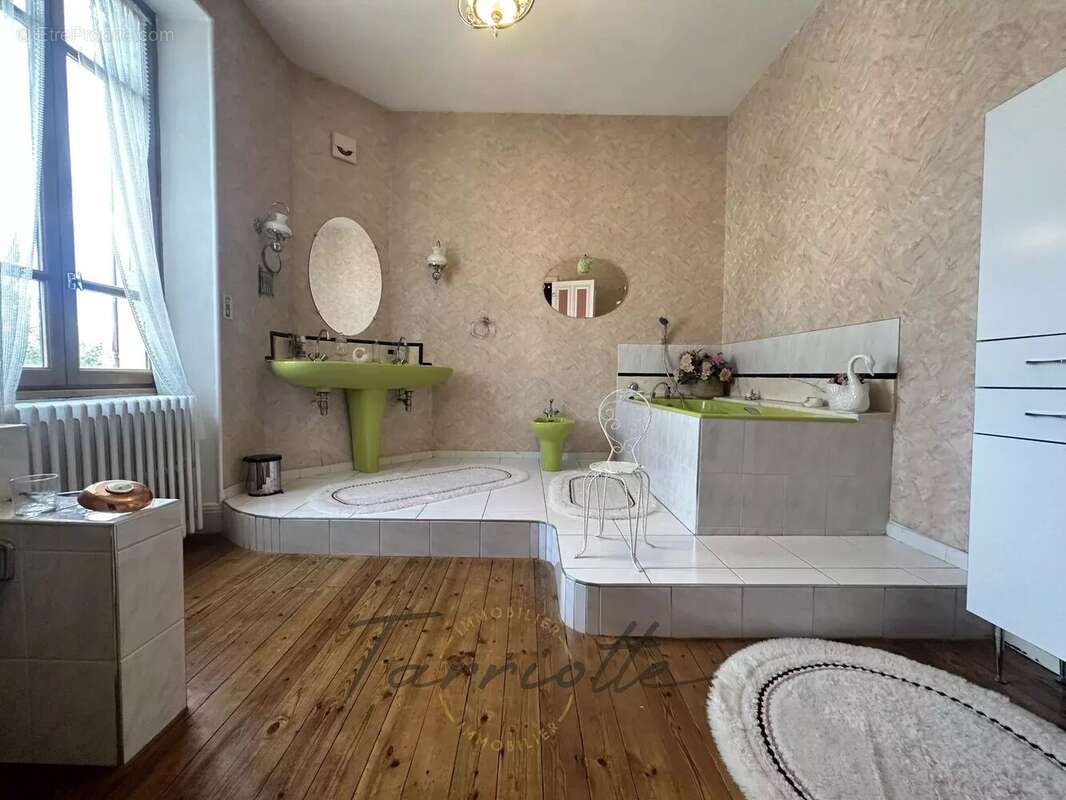 Maison à MONTELIMAR