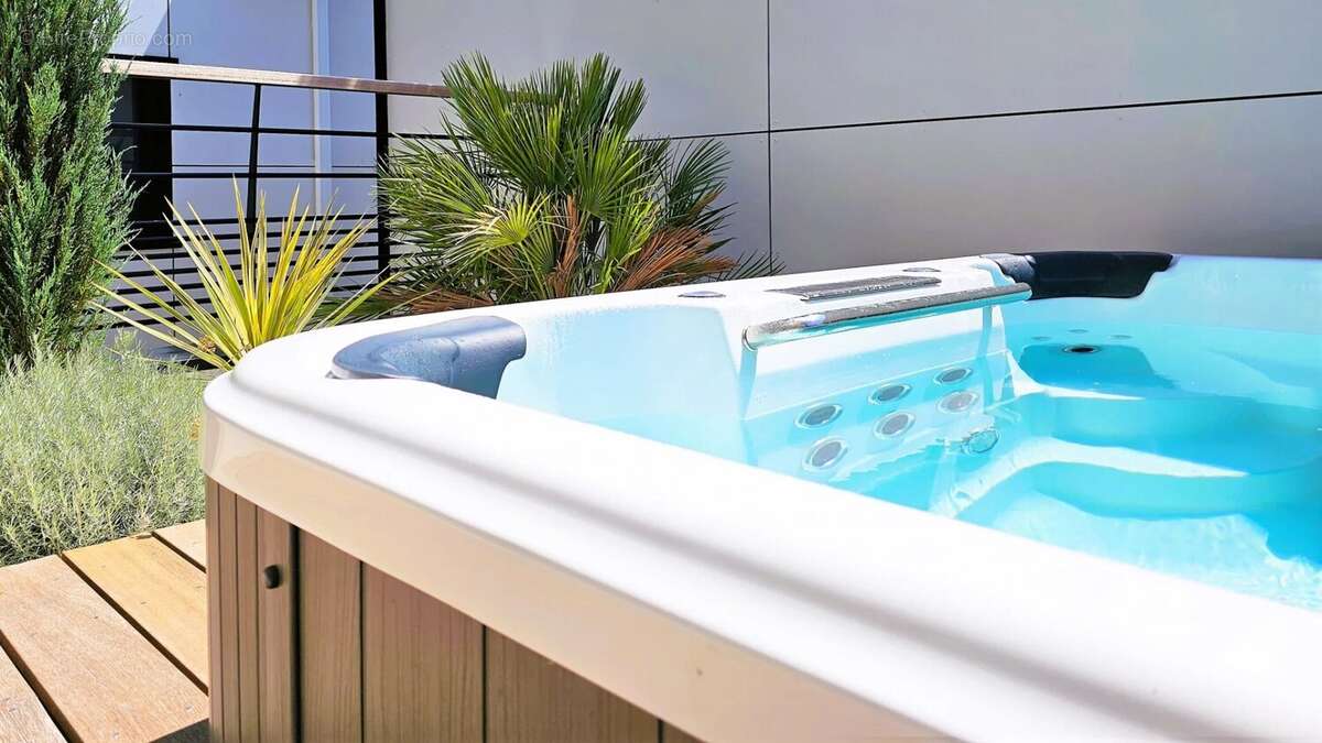 Maison à VAUX-SUR-MER