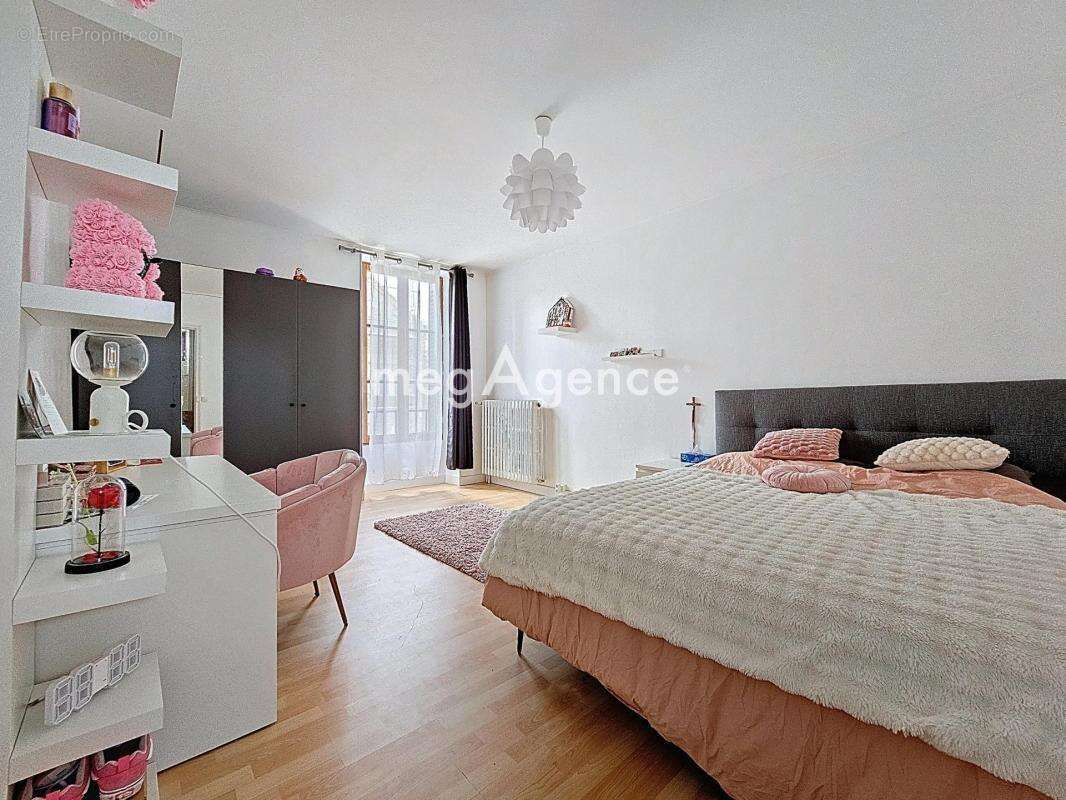 Maison à FLINS-SUR-SEINE