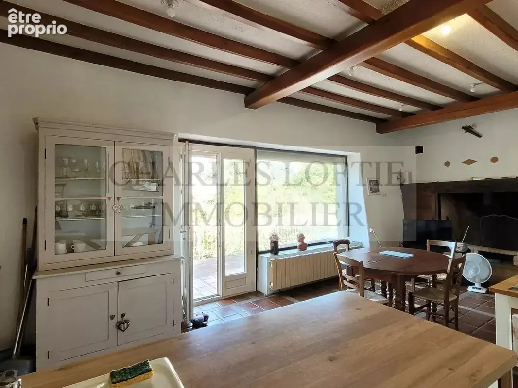 Charmante maison de campagne familiale sur un terrain de plus de 6000 m², à 10 minutes de Cahors. - photo 6