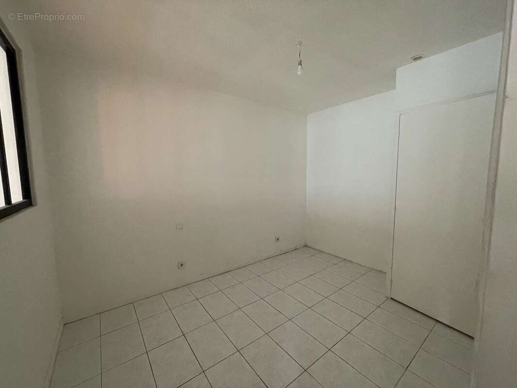 Appartement à CONTES