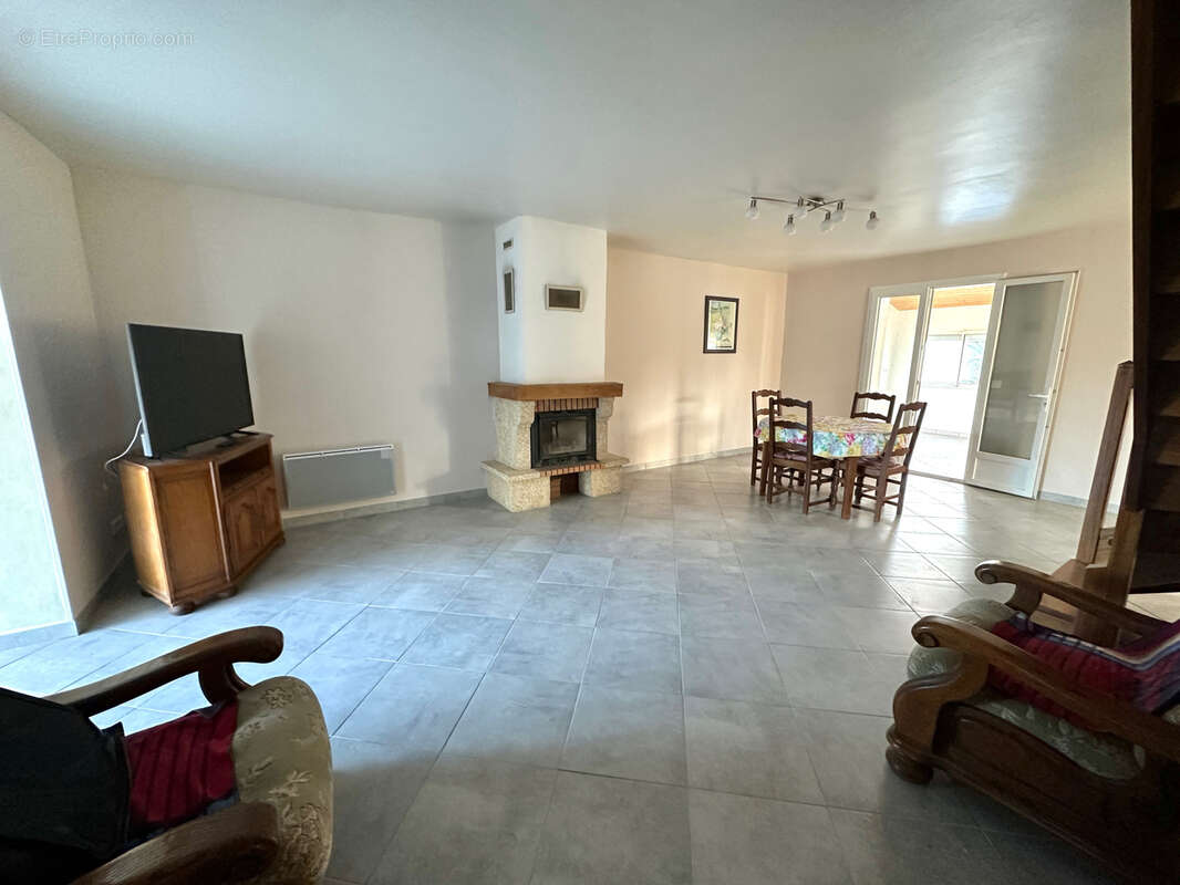 Maison à SAINT-CYPRIEN
