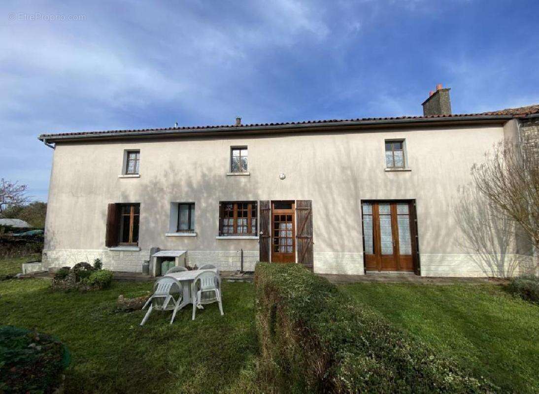 Maison à SAUZE-VAUSSAIS