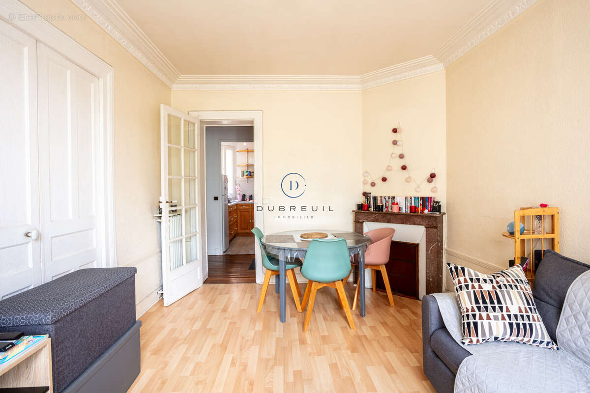 Appartement à COURBEVOIE