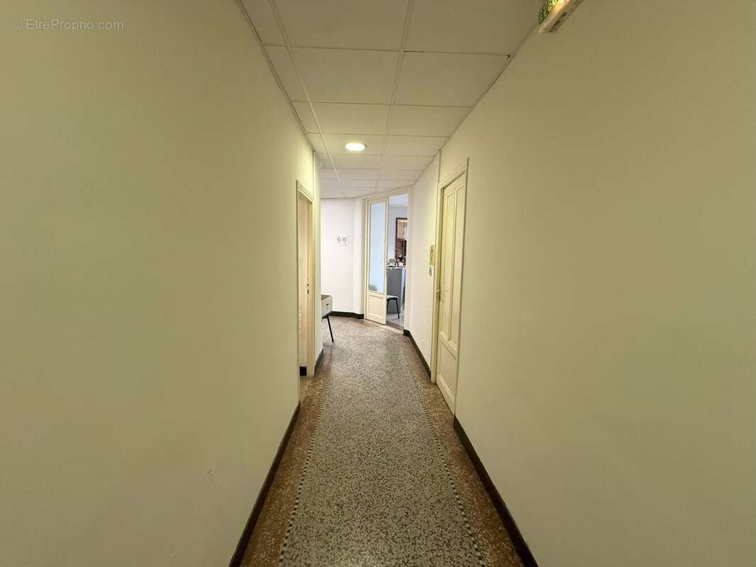 Commerce 130 m² à Montpellier  - photo 7