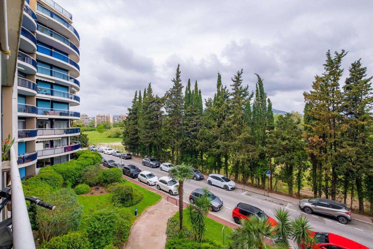 Appartement à MANDELIEU-LA-NAPOULE