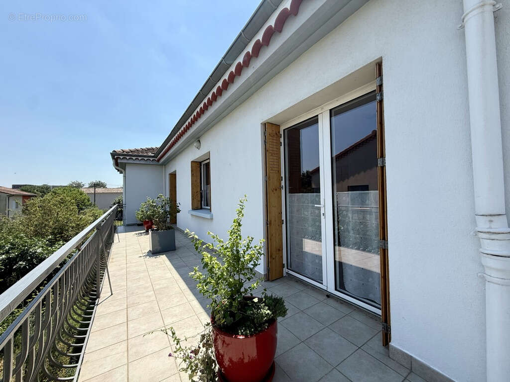 Maison de 205m2 avec jardin à Guilherand-Granges - photo 8