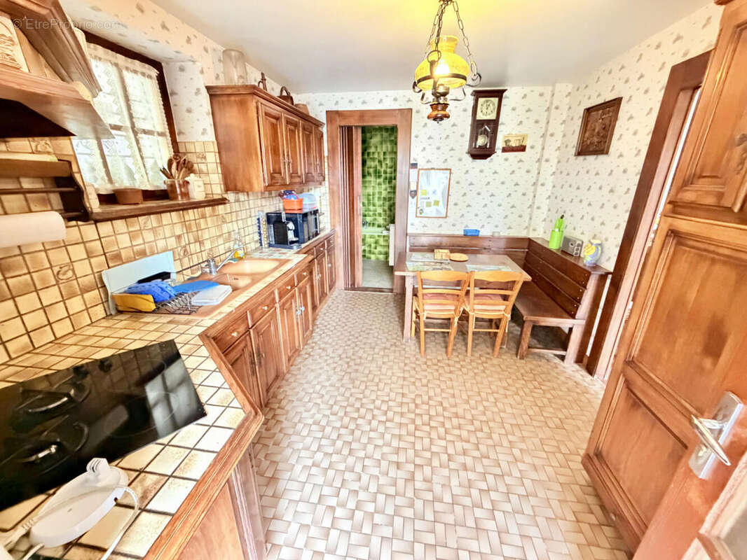 cuisine (2) - Maison à COLLONGES-SOUS-SALEVE