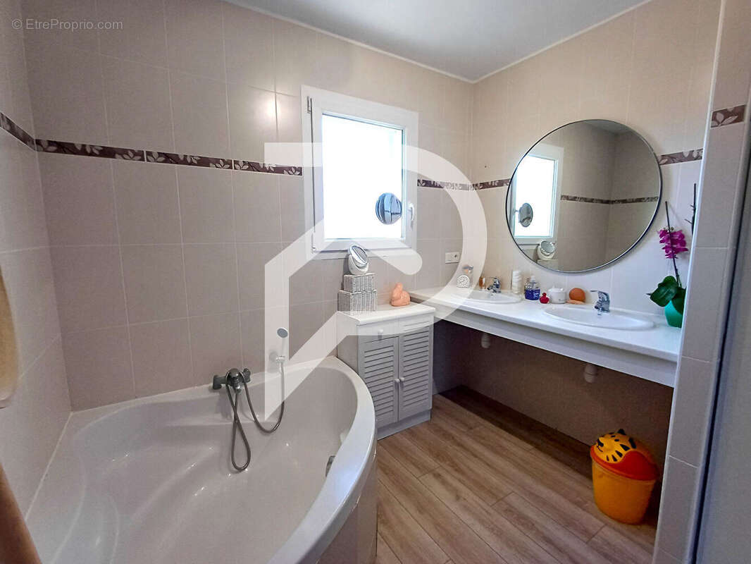 Maison à SAINT-PE-DE-LEREN