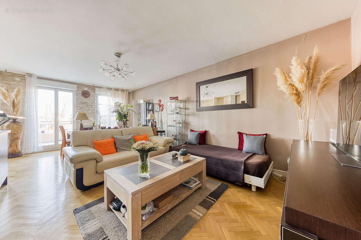 Appartement à LE PLESSIS-ROBINSON