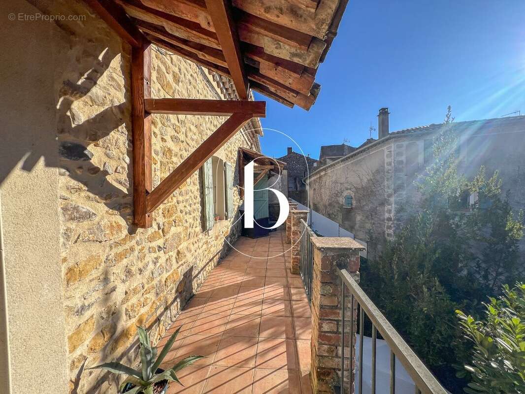 Maison à BARJAC