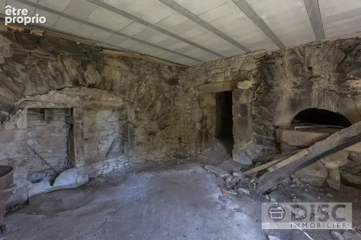 Maison rénovée en partie avec beaucoup de potentiel. - photo 8
