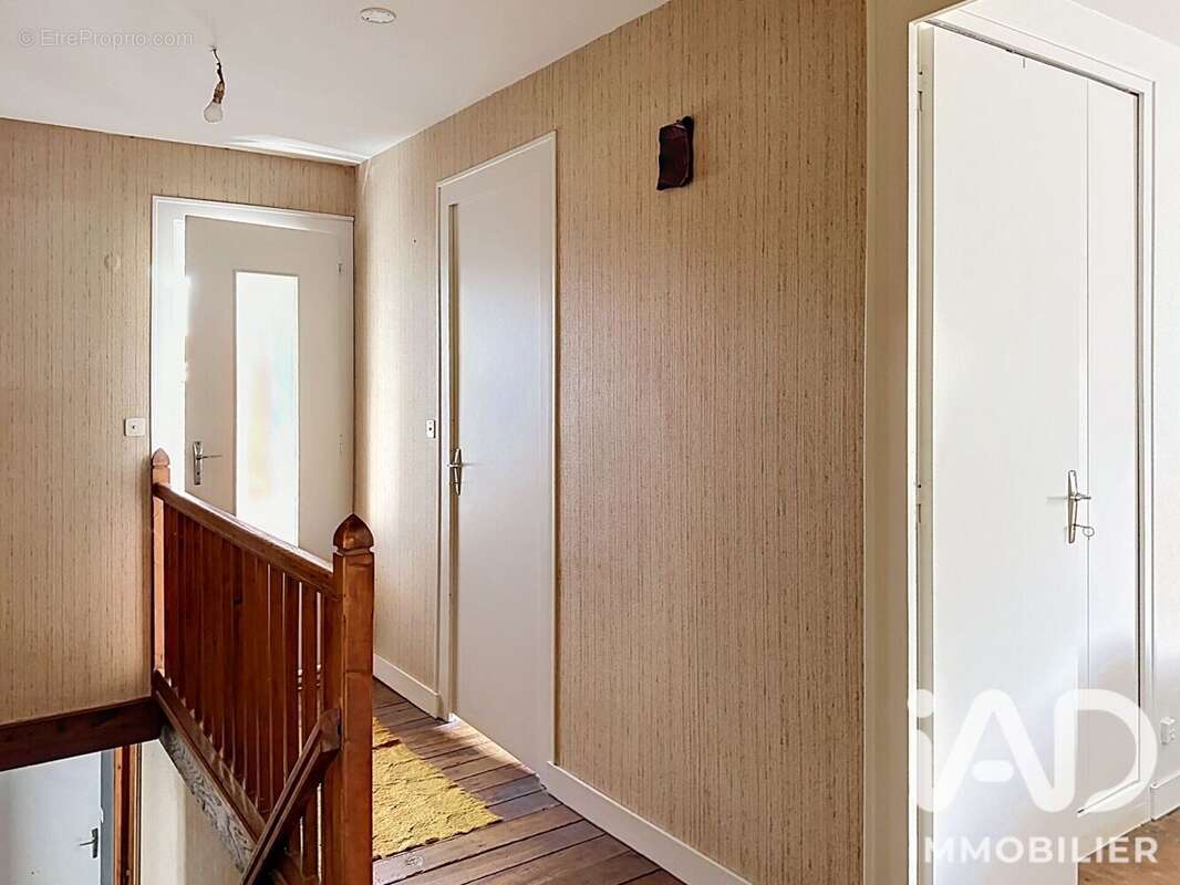 Maison 177 m² à Neuvy-Bouin  - photo 7