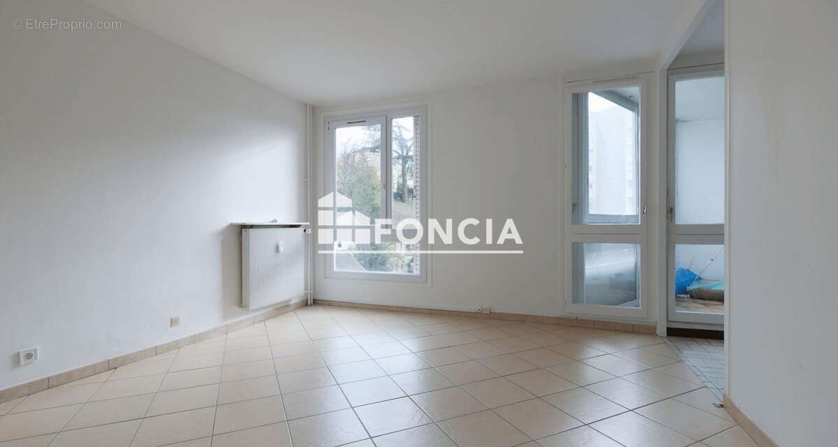 Appartement à CORBEIL-ESSONNES