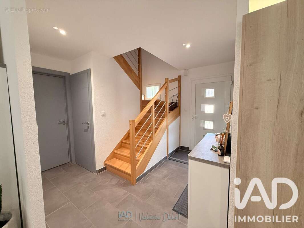 Maison 93 m² à Morvillars  - photo 7