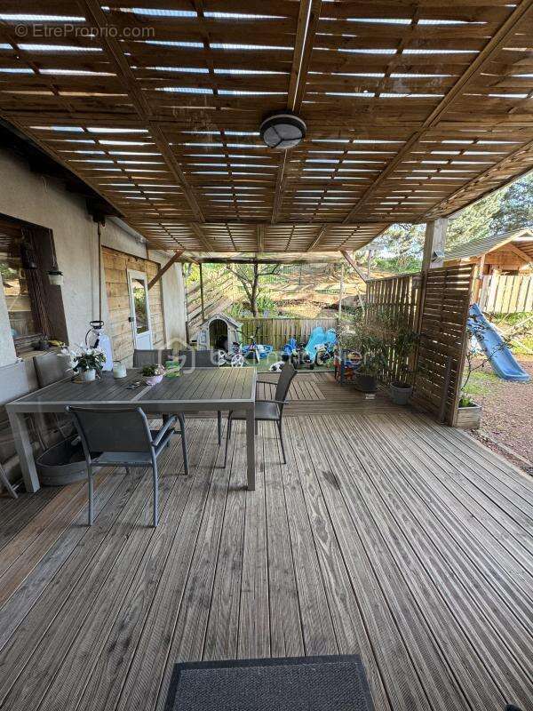 Maison à SAINT-DENIS-DE-CABANNE