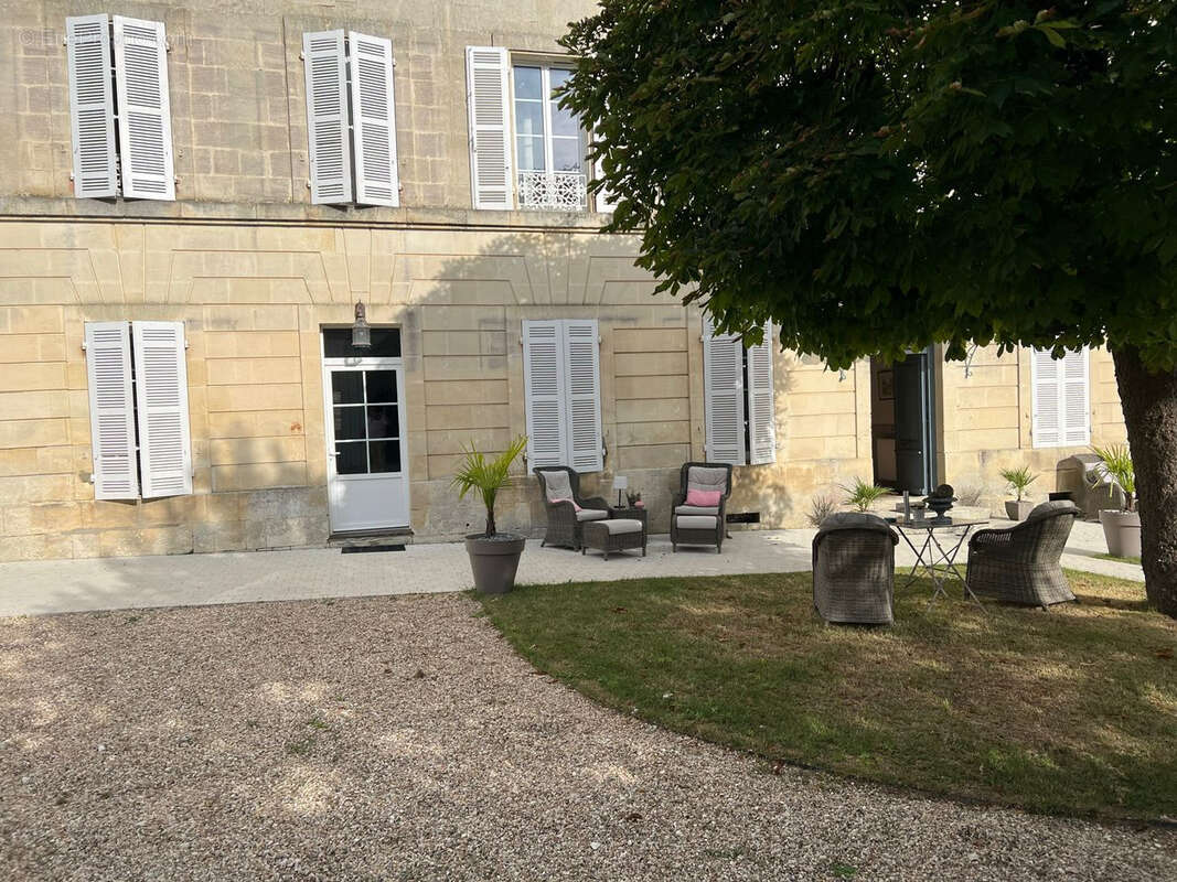 Maison à SAINT-JEAN-D'ANGELY