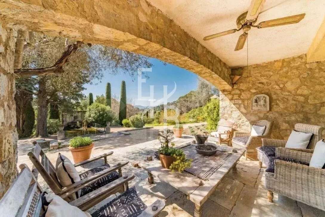 Maison à MOUGINS