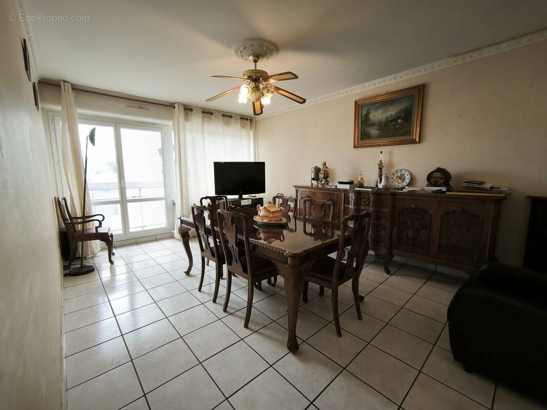 Appartement à SAINT-ETIENNE