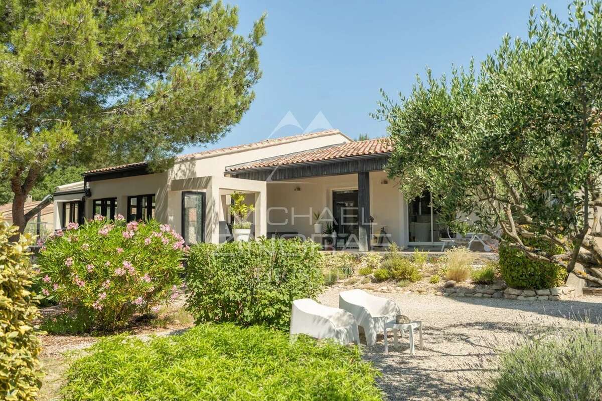 Maison à LOURMARIN