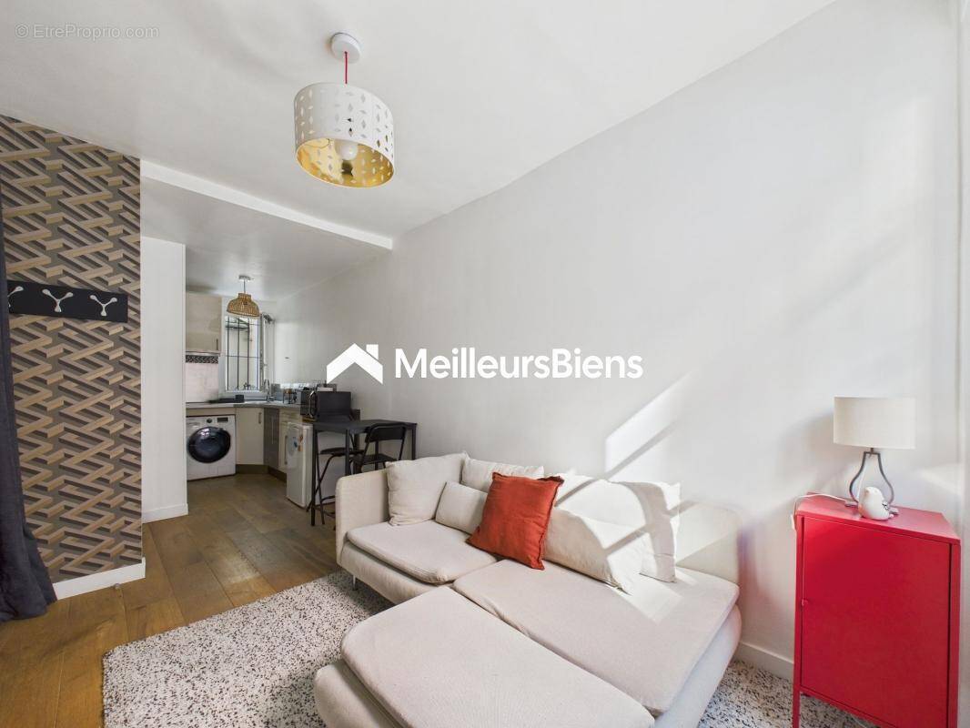 Appartement à PARIS-14E