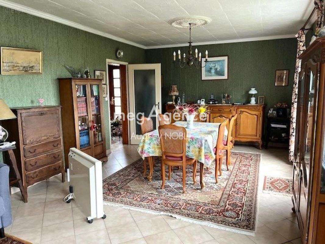 Maison à BOUCHEMAINE