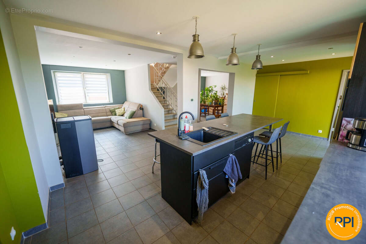 Maison 156 m² à Oeting  - photo 3