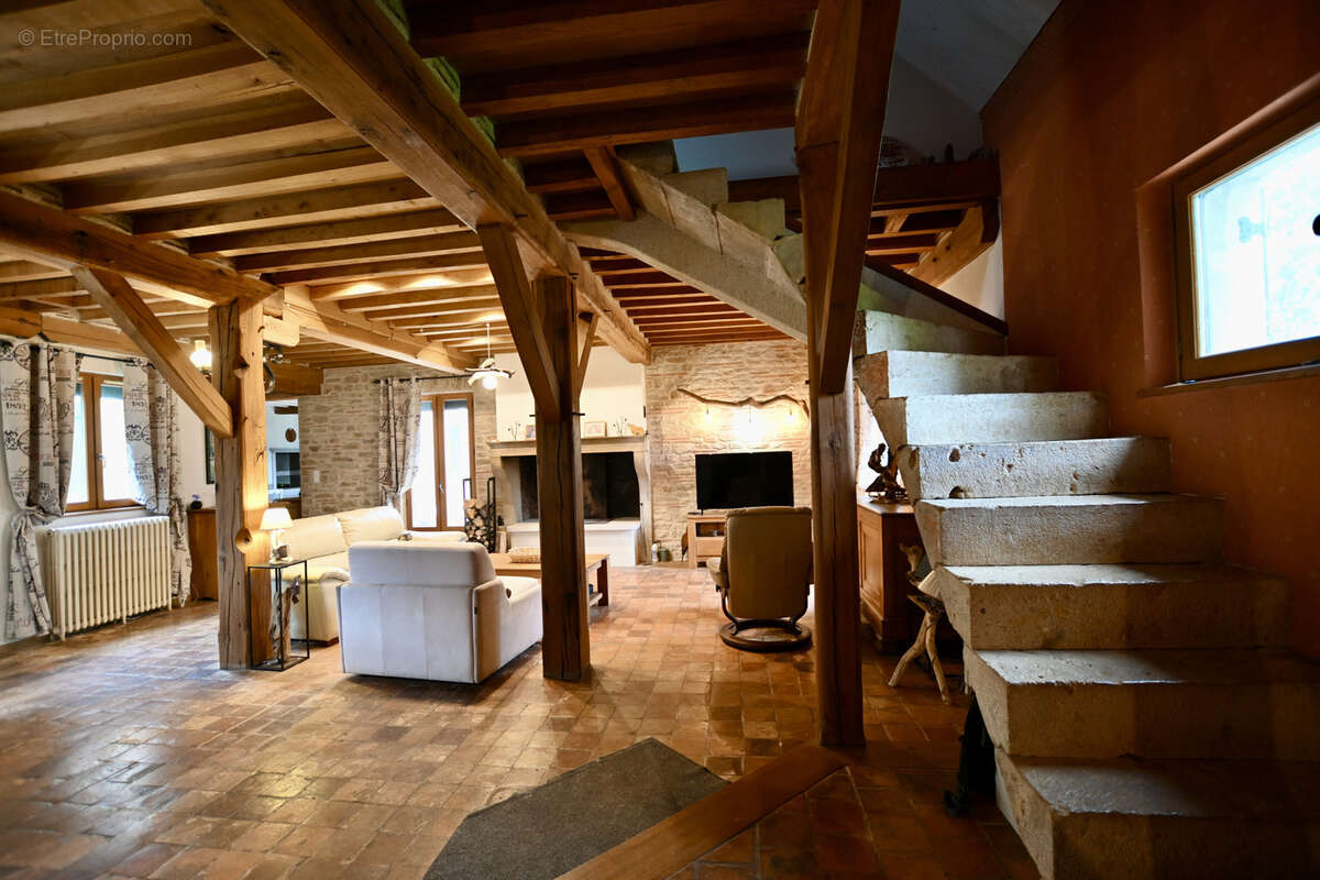 Maison à COURCELLES-FREMOY