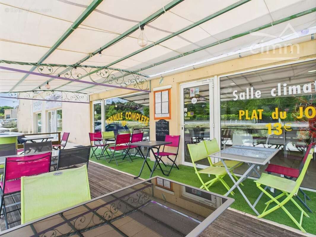 Commerce à LES MAGES