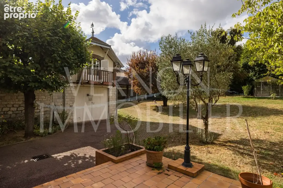 Maison 11 pièces 300 m² à vendre à Vernon (27200) - photo 2