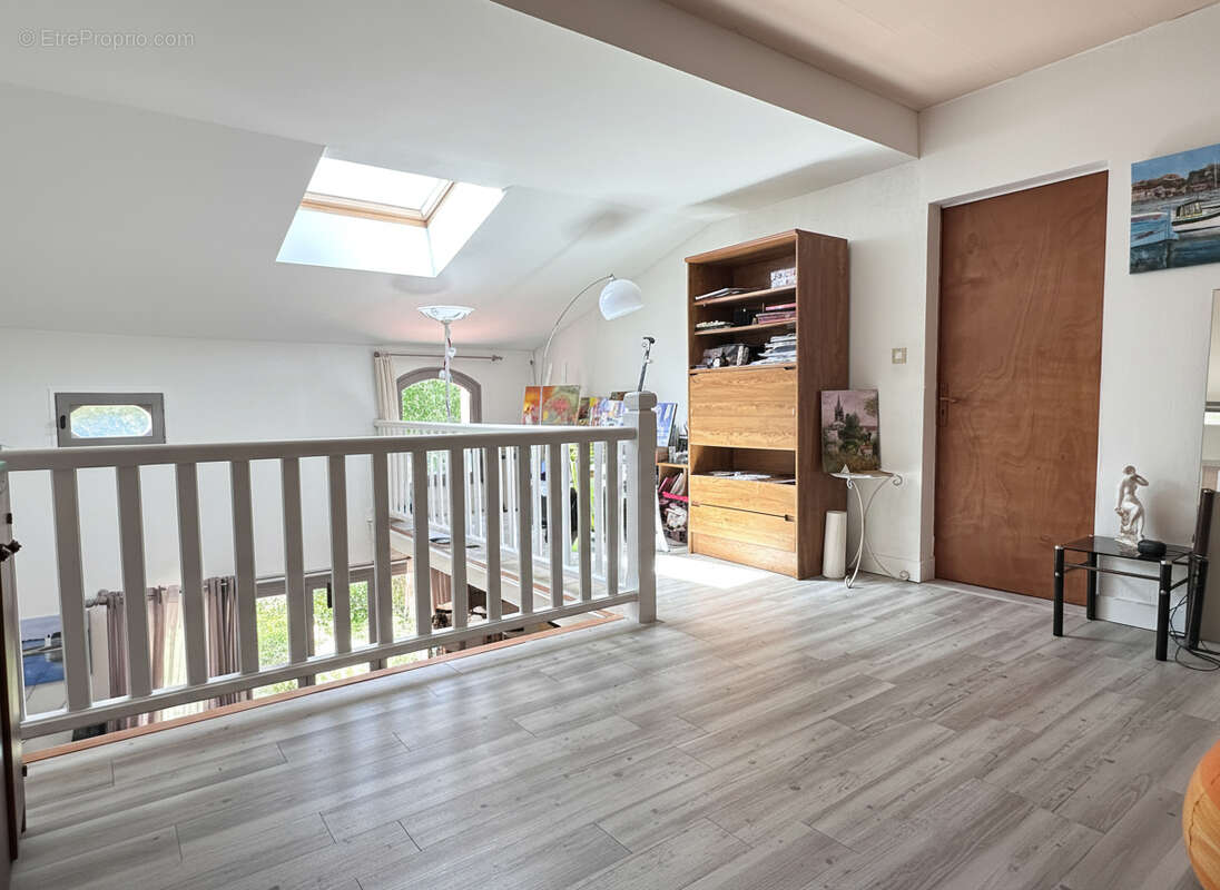 Maison familiale 148 m² - 4 chambres -Bureau -Garage 43 m² Terrain 1 039 m² ? Mouthiers-sur-Boëme - photo 5