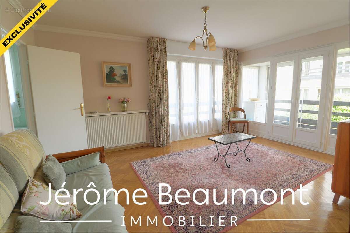 Appartement à EZANVILLE