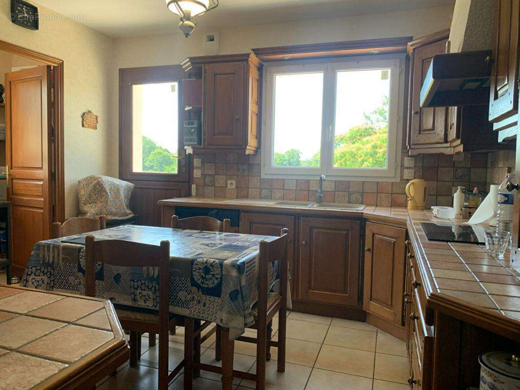 Maison de bourg - 5 pièces - PLUVIGNER - photo 5
