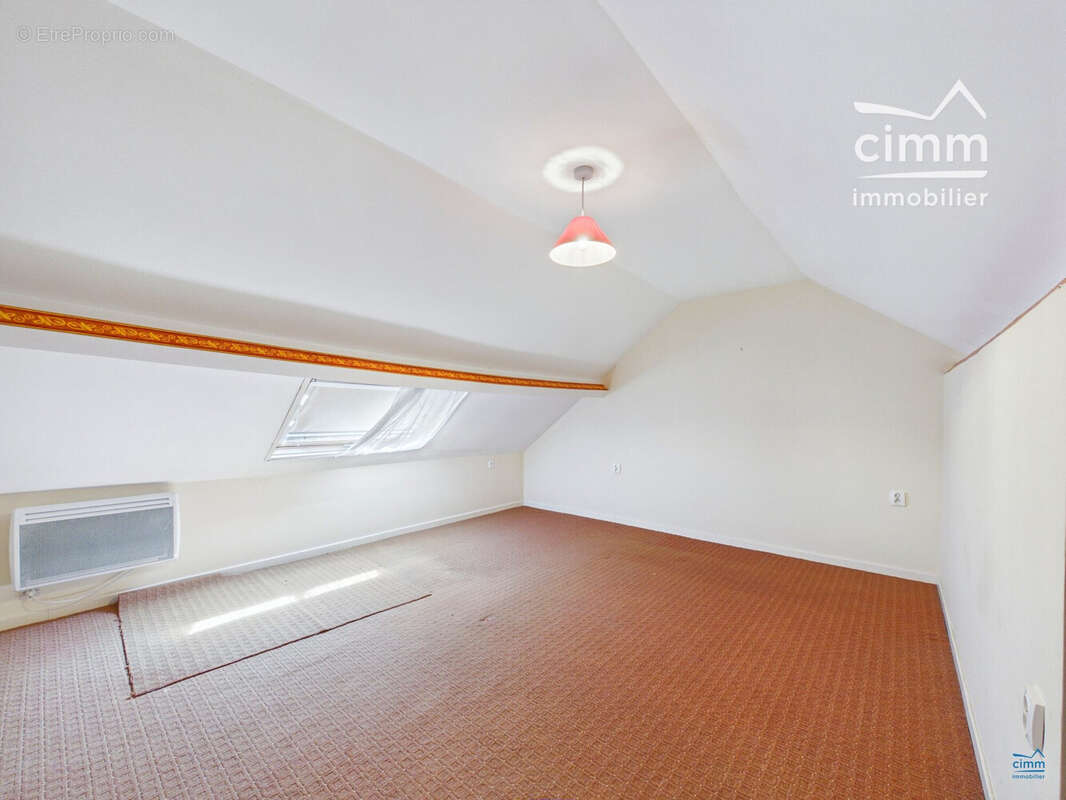 Maison 124 m² à Longue-Jumelles  - photo 8