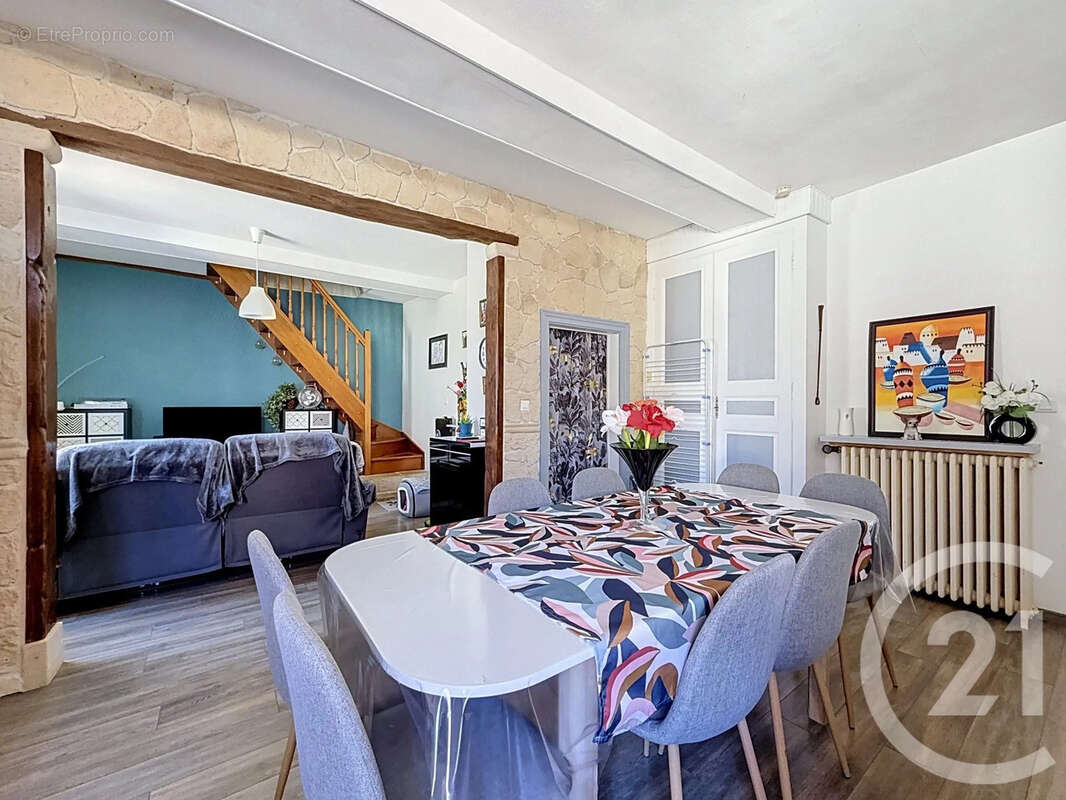 Maison à THORIGNY-SUR-OREUSE