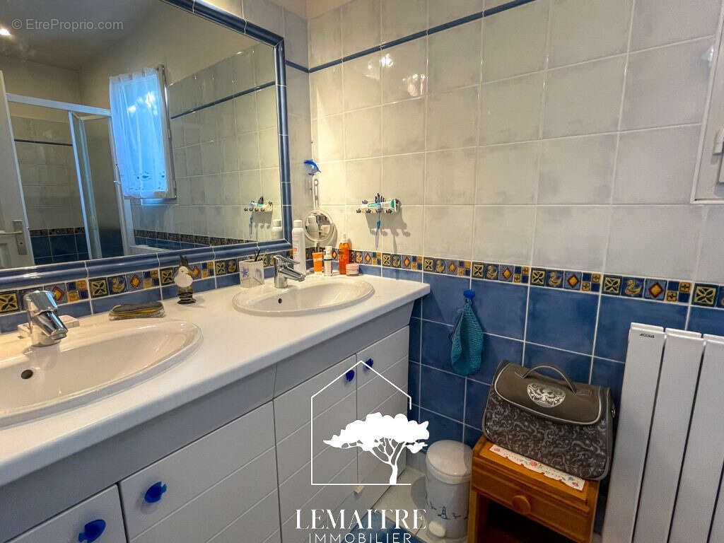 Maison à LES MATHES