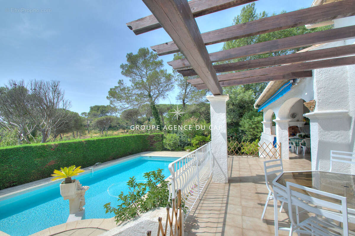 Valescure les golfs villa 5 pieces de plain pied avec piscine - photo 8