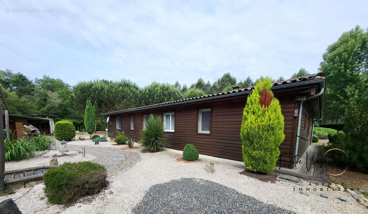 Maison 140 m² à Saint-Martin-Curton  - photo 4