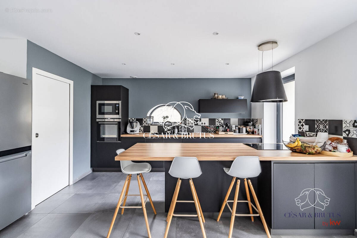 Maison à ROCHE-LA-MOLIERE