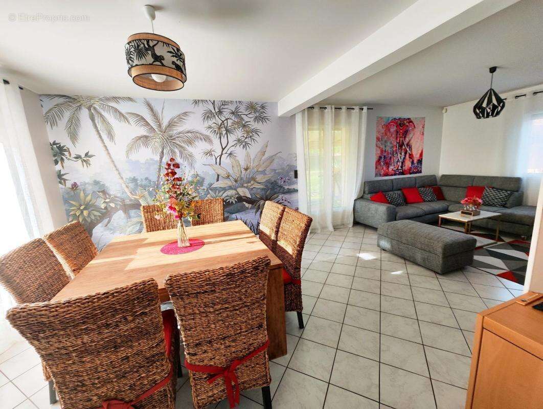 Maison à SIVRY-COURTRY