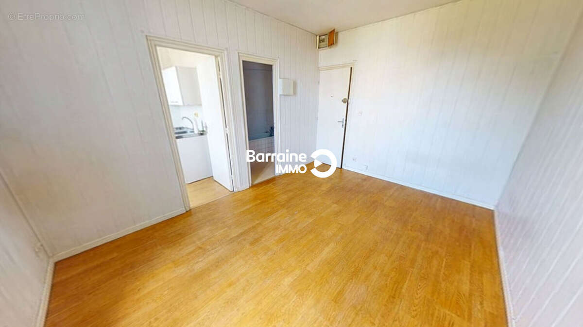 A vendre brest croix rouge ideal investisseur appartement t1 studio 2e etage 1 parking privatif - photo 3