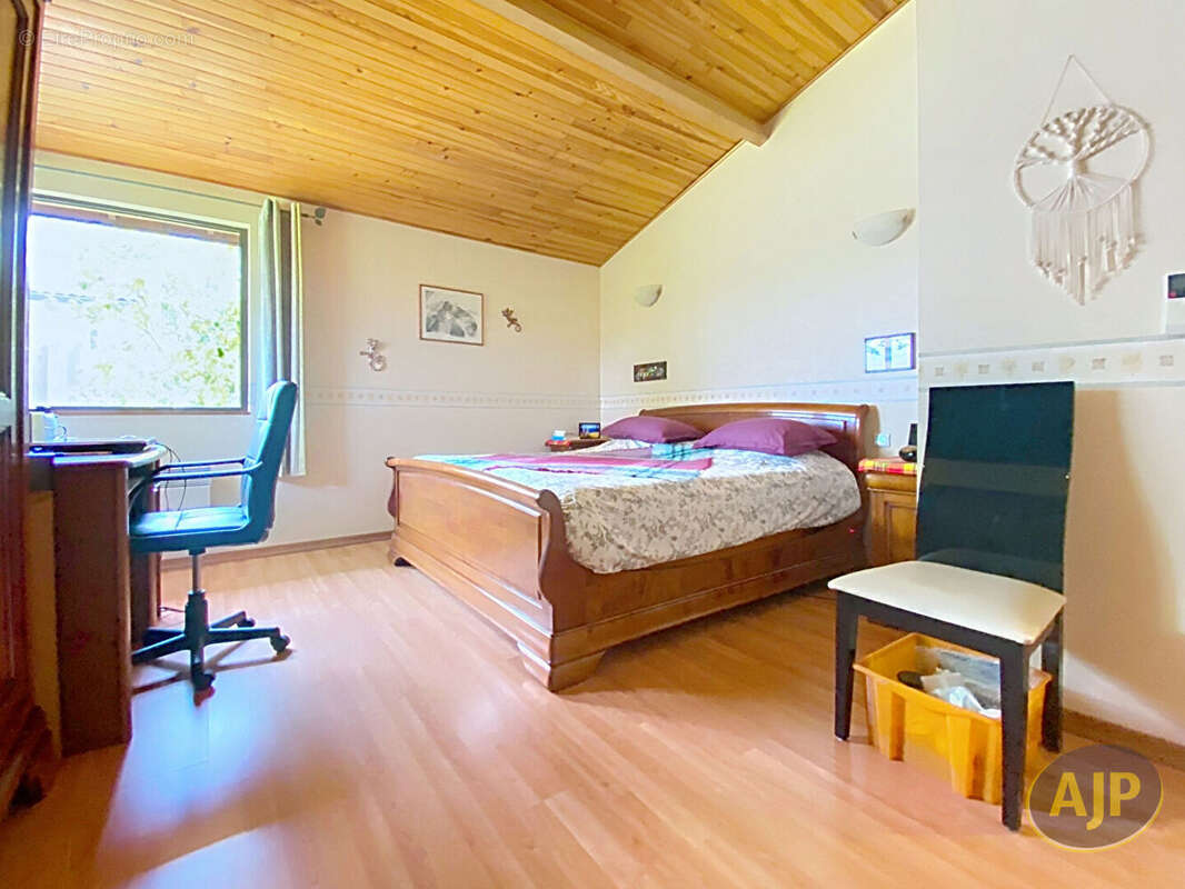 Audenge - maison 4 chambres avec piscine et garage - photo 7