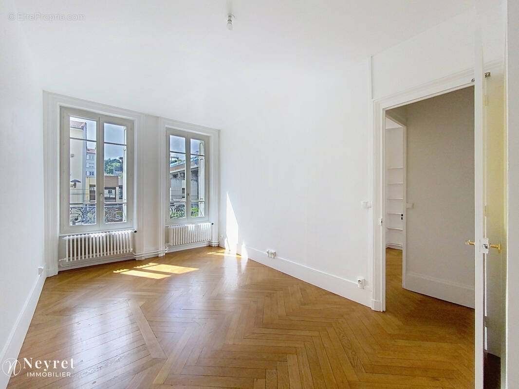Appartement à SAINT-ETIENNE