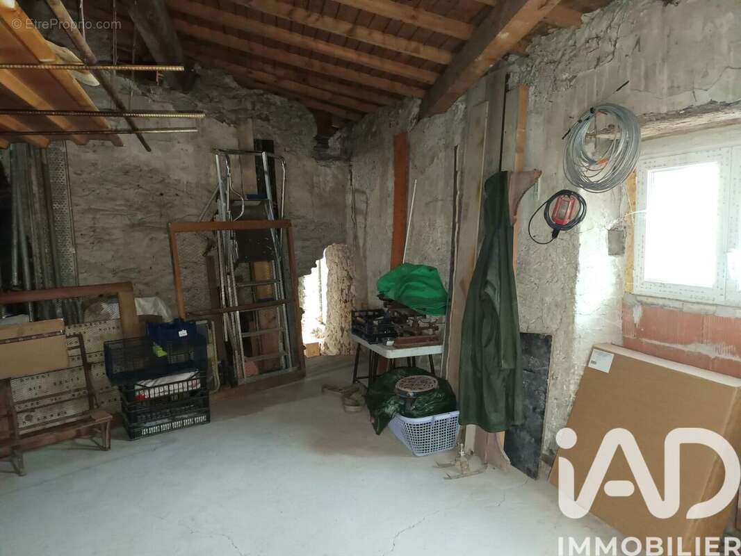 Maison 175 m² à Puy-Saint-Martin  - photo 7
